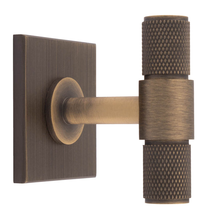 KNURLED T-BAR KNOB ON SQUARE BACKPLATE - ANTIQUE BRASS -