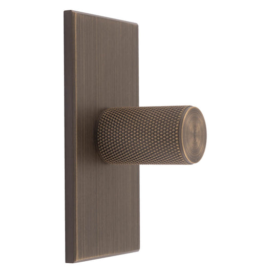 KNURLED T-BAR KNOB ON RECTANGULAR BACKPLATE - ANTIQUE BRASS -