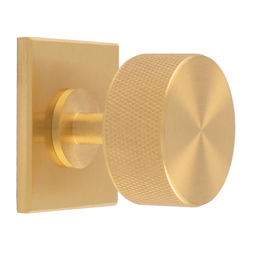 KNURLED RADIO KNOB ON SQUARE BACKPLATE - SATIN BRASS -