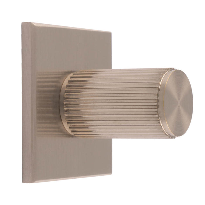 LINES KNOB ON SQUARE BACKPLATE - SATIN NICKEL -