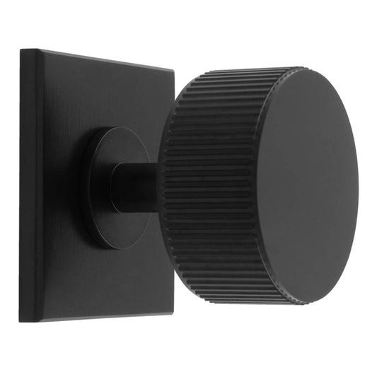 LINES RADIO KNOB ON SQUARE BACKPLATE - MATT BLACK -