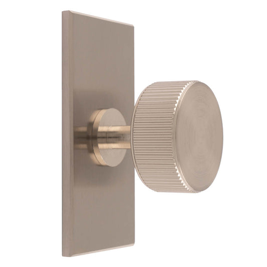 LINES RADIO KNOB ON RECTANGULAR BACKPLATE - SATIN NICKEL -