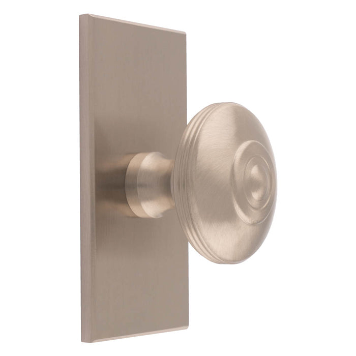 38MM ANDERSON KNOB ON SQUARE BACKPLATE - SATIN NICKEL -